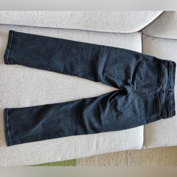 Ann Taylor Petite Sculpting Pocket High Rise Straight Jeans in Black, Size 4P - Picture 4 of 4